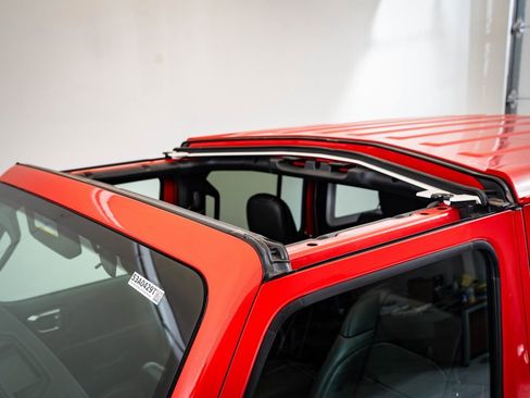 Used 2020 Jeep Wrangler Unlimited Sahara image 14