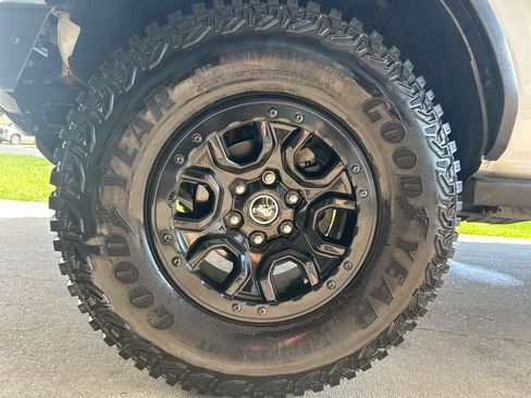 Used 2022 Ford Bronco Outer Banks w/ Sasquatch Package AWD/4WD image 25