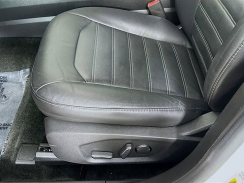 Used 2015 Ford Fusion SE w/ Equipment Group 202A image 29