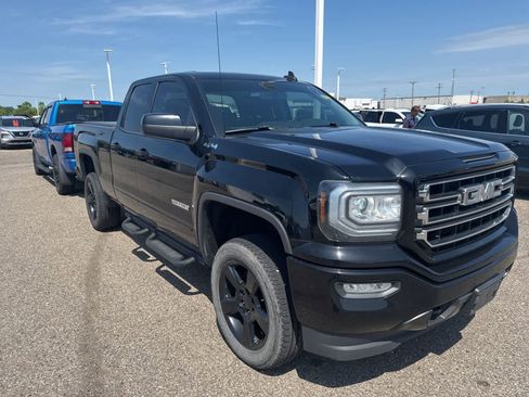 Used 2018 GMC Sierra 1500 SLE w/ Elevation Edition AWD/4WD image 10