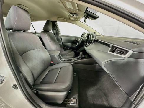 Used 2025 Toyota Corolla LE FWD image 28