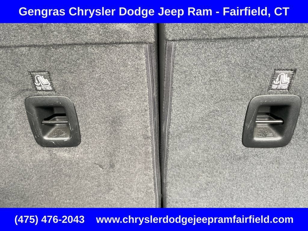 Used 2023 Jeep Wrangler Unlimited Sahara w/ Cold Weather Group AWD/4WD image 33