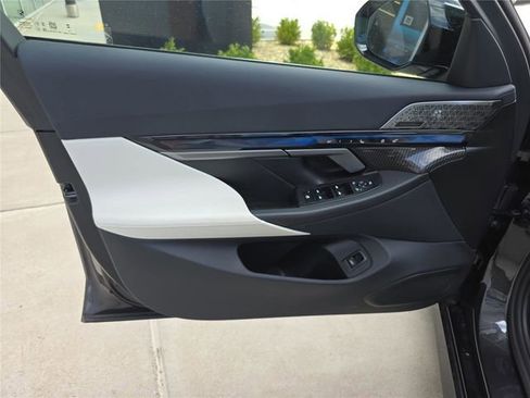 Used 2025 BMW i5 M60 w/ Premium Package AWD/4WD image 20