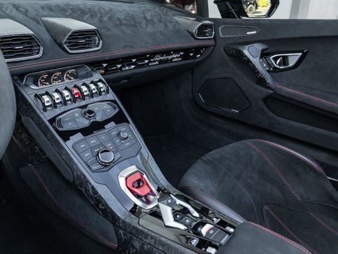 Used 2019 Lamborghini Huracan Performante image 37