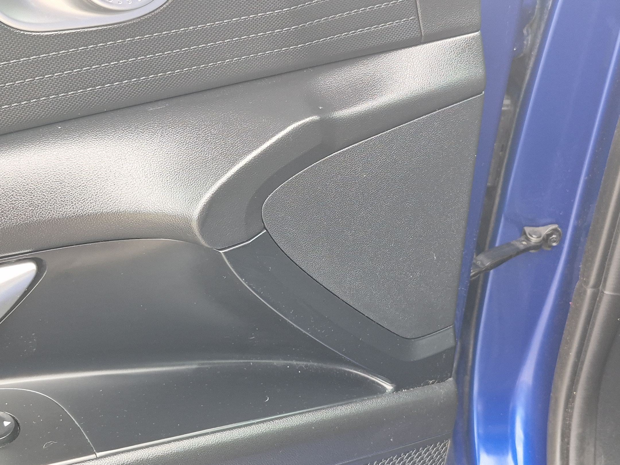 Used 2021 Hyundai Elantra SE FWD image 14