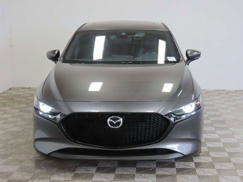 Used 2019 MAZDA MAZDA3 Hatchback w/ Premium Package FWD image 2