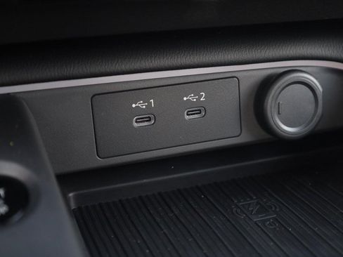 New 2026 Nissan Sentra SV w/ SV Convenience Package FWD image 17