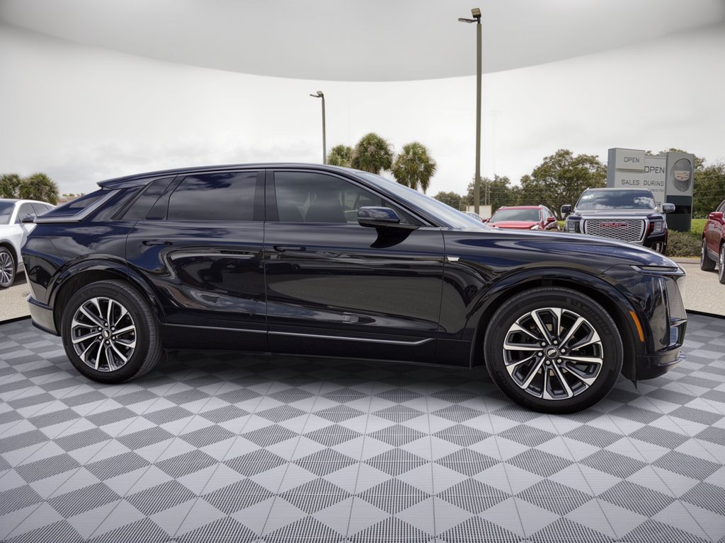 Used 2024 Cadillac Lyriq Sport RWD image 8