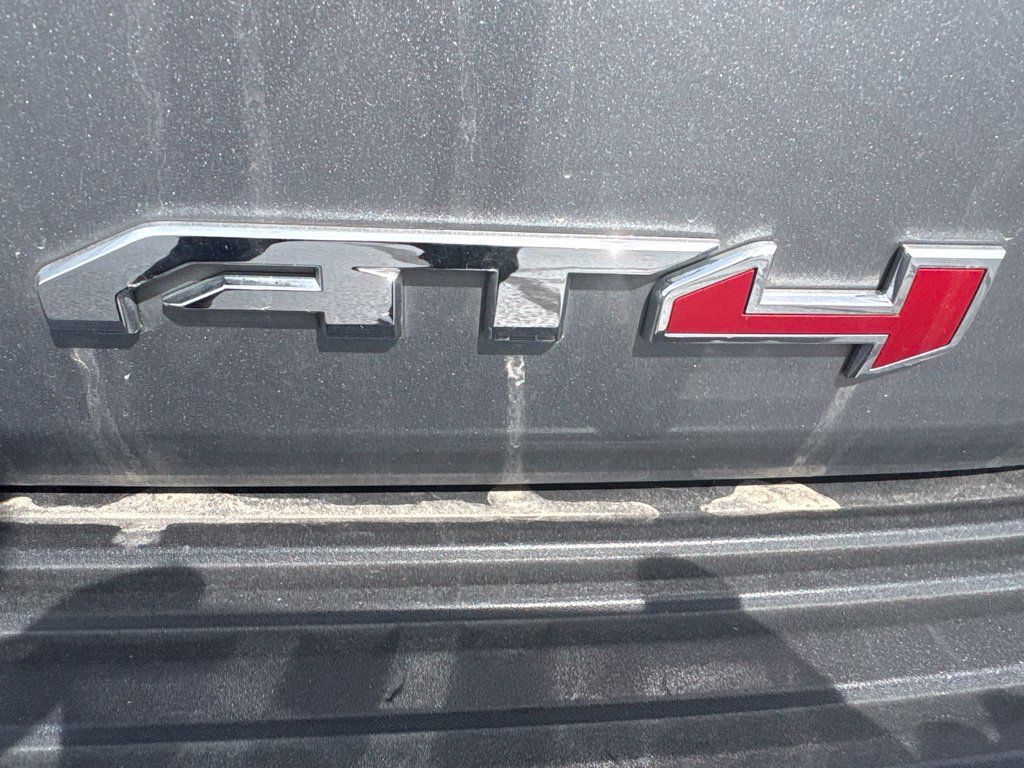 Used 2023 GMC Yukon XL AT4 w/ AT4 Premium Package AWD/4WD image 17