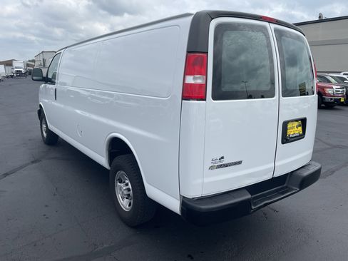 Used 2022 Chevrolet Express 2500 Extended w/ Driver Convenience Package image 6