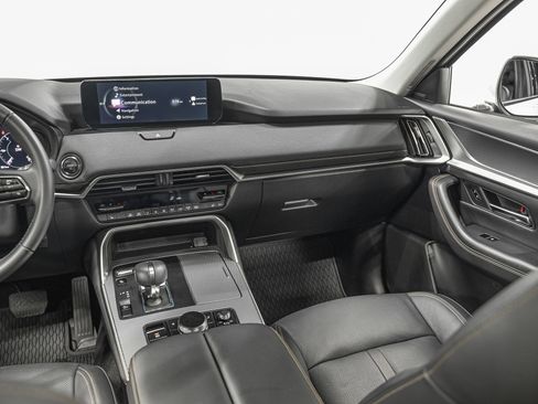 Used 2024 MAZDA CX-90 Plug-In Hybrid w/ Premium Pkg image 32