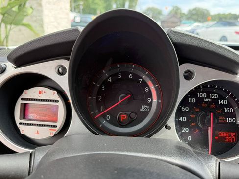 Used 2009 Nissan 370Z Touring w/ Aerodynamics Pkg RWD image 29