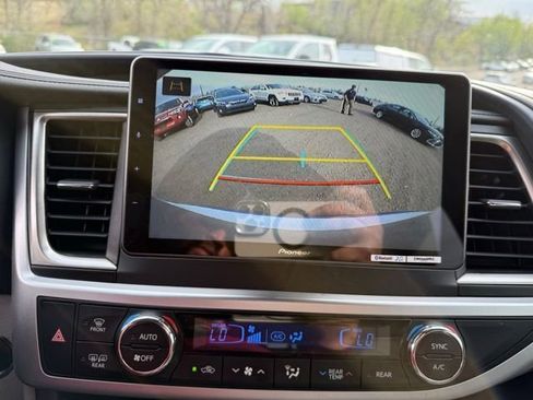 Used 2019 Toyota Highlander Limited image 13