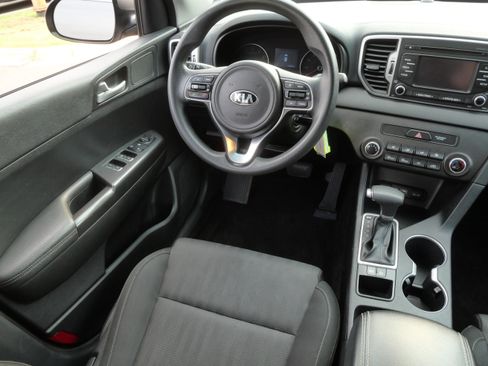 Used 2017 Kia Sportage LX FWD image 9
