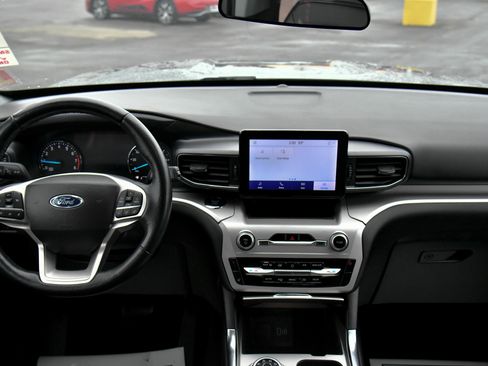 Used 2023 Ford Explorer XLT w/ Equipment Group 202A image 37