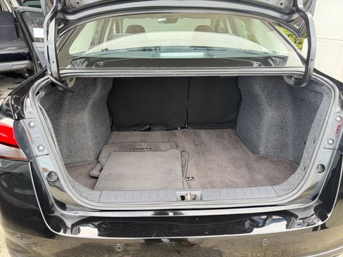 Used 2025 Nissan Versa SV image 31