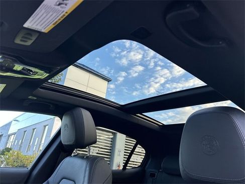 Used 2024 Alfa Romeo Stelvio Veloce image 23