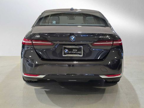 Used 2025 BMW i5 xDrive40 w/ Premium Package image 6