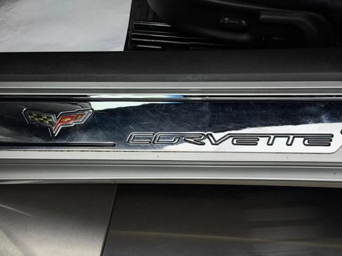 Used 2006 Chevrolet Corvette Coupe w/ Preferred Equipment Group RWD image 23