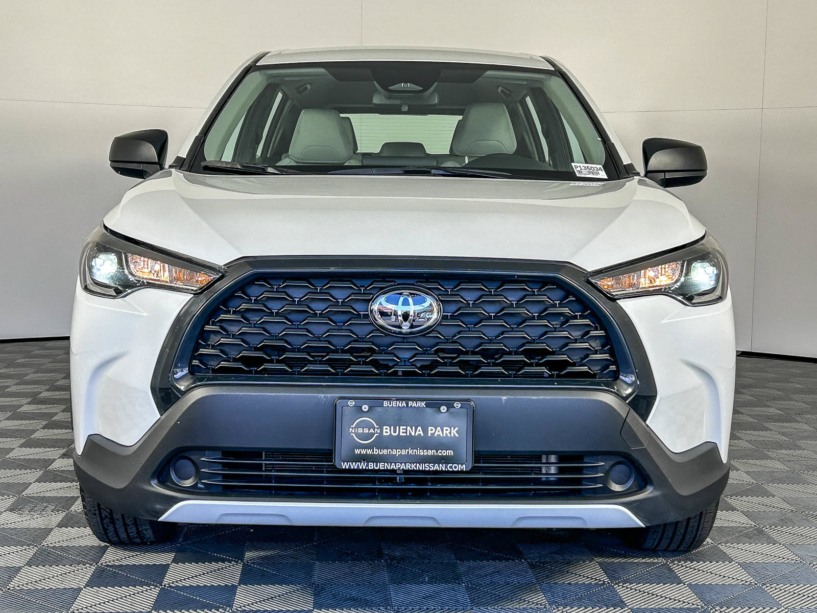 Used 2025 Toyota Corolla Cross L FWD image 2