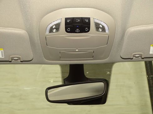 Used 2024 Chrysler Pacifica Touring-L image 29