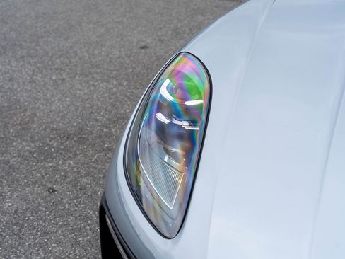 Certified 2025 Porsche Macan image 18