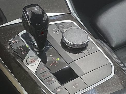 Used 2022 BMW 330i Sedan w/ M Sport Package RWD image 18