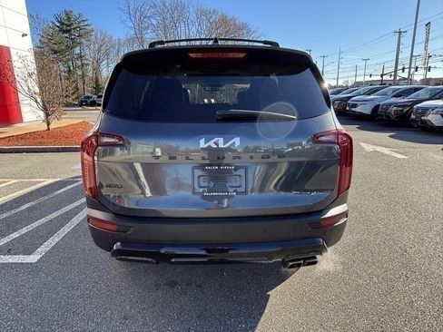 Used 2022 Kia Telluride SX w/ SX Prestige Package image 4