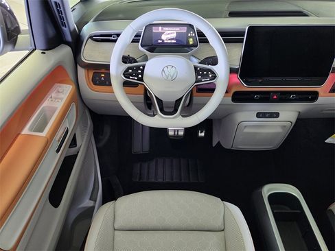 New 2025 Volkswagen ID. Buzz 1st Edition image 8