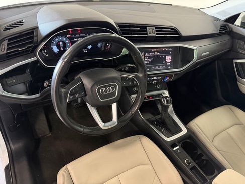 Used 2022 Audi Q3 2.0T Premium w/ Convenience Package AWD/4WD image 11