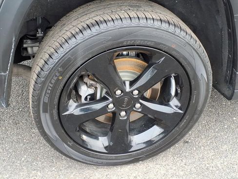 Certified 2024 Jeep Grand Cherokee L Altitude image 7