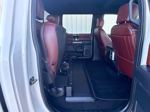 Certified 2022 Ford F250 Platinum w/ FX4 Off-Road Package AWD/4WD image 19