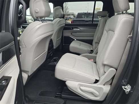 New 2025 Jeep Wagoneer Series II image 5