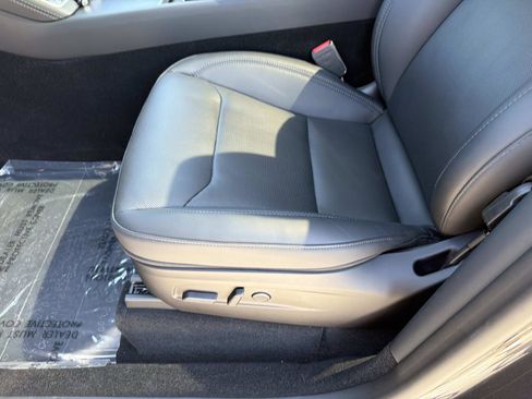 Used 2026 Tesla Model Y AWD image 18