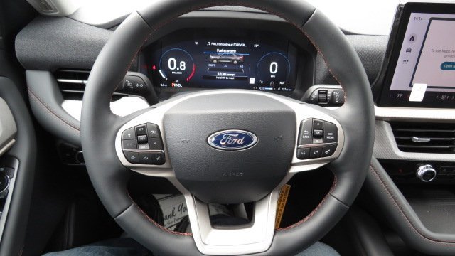 Used 2026 Ford Explorer Active AWD/4WD image 22