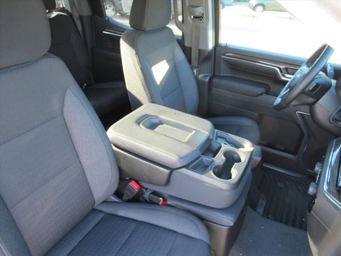 Used 2024 Chevrolet Silverado 1500 LT AWD/4WD image 9