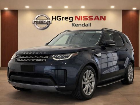 Used 2017 Land Rover Discovery HSE AWD/4WD image 3