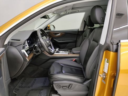 Used 2019 Audi Q8 Premium w/ Convenience Package image 3