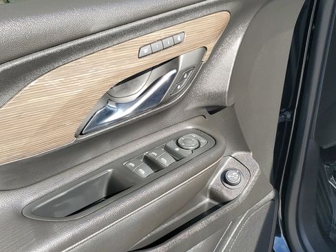 Used 2022 GMC Terrain Denali w/ Black Diamond Edition image 20