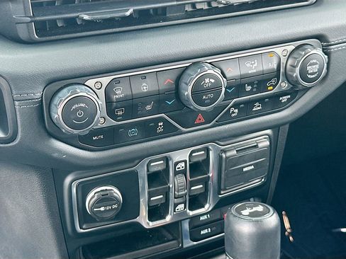 Used 2024 Jeep Wrangler High Altitude image 16