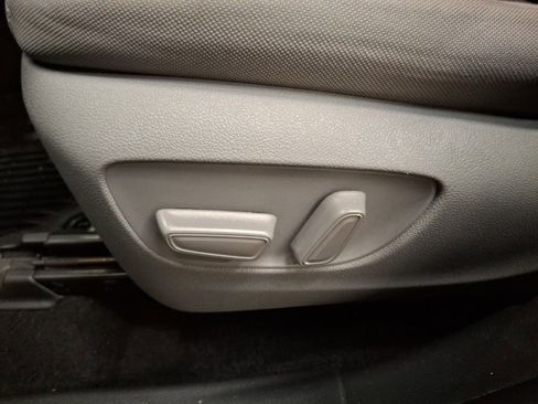 Used 2022 Toyota Highlander LE image 15