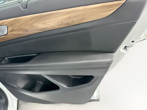 Used 2024 Volkswagen Atlas SE image 32