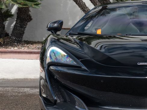 Used 2020 McLaren 600LT Spider RWD image 6