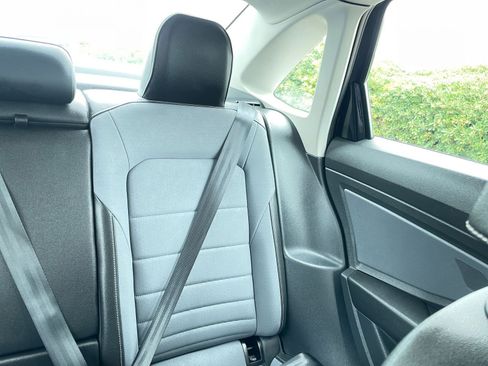 Used 2025 Volkswagen Jetta SE image 38