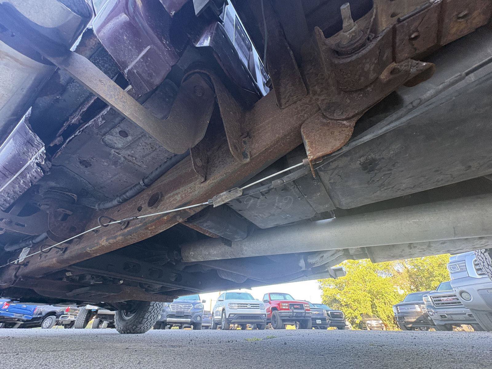 Used 2001 Chevrolet Silverado 2500 LT w/ Off-Road Skid Plate Pkg AWD/4WD image 11
