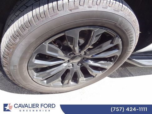 Used 2022 GMC Yukon XL Denali AWD/4WD image 11