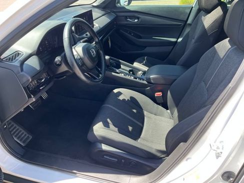 Used 2025 Honda Accord Sport image 3