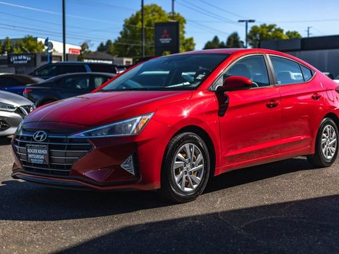 Used 2020 Hyundai Elantra SE FWD image 4
