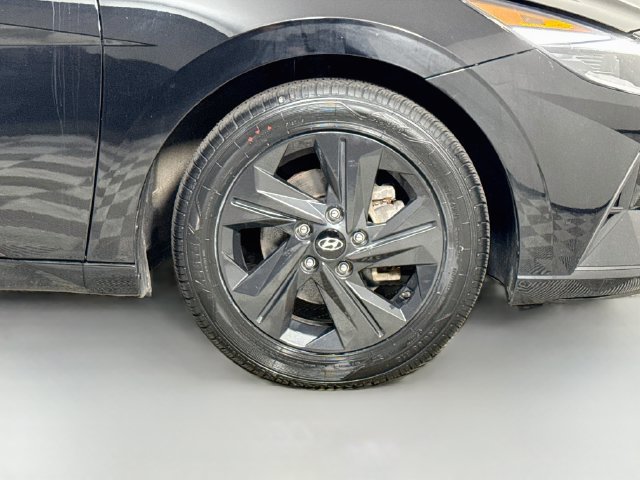 Used 2023 Hyundai Elantra SEL w/ Cargo Package FWD image 31