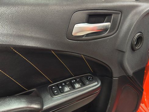 Used 2018 Dodge Charger SXT w/ Blacktop Package image 15